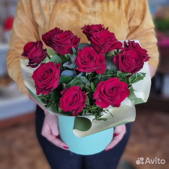 Красивая коробка с розами