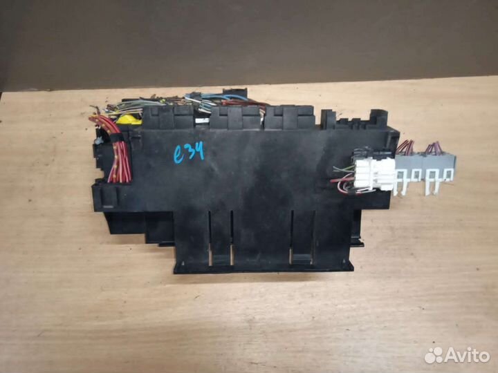 Блок предохранителей bmw 5 E34 бмв 5 E34