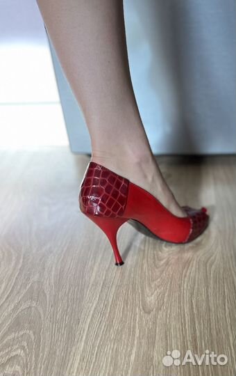 Красные туфли бомбические