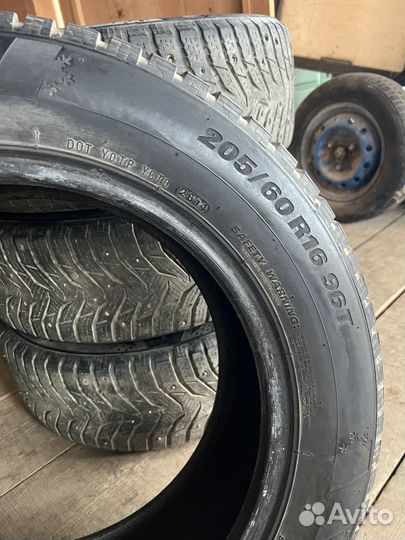 Kumho WinterCraft Ice WI31 205/60 R16 96T