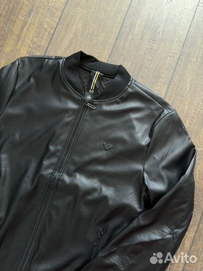 Кожаная куртка armani
