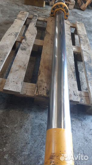 Гидроцилиндр стрелы Komatsu PC400-7