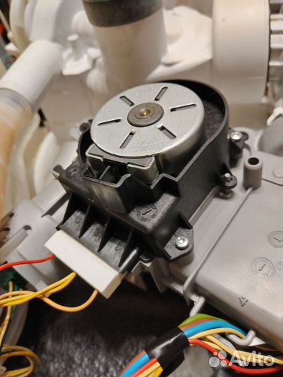 Актуатор посудомойки Bosch SRV55T03EU/37