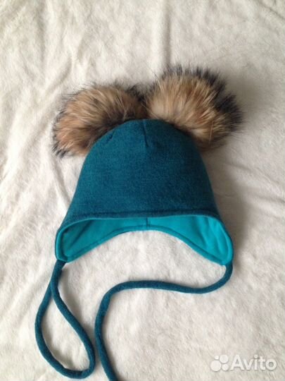 Новая шапка с натуральными пумпонами