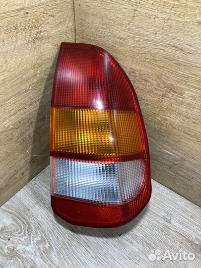 Фонарь задний правый Mitsubishi Space Star 111527