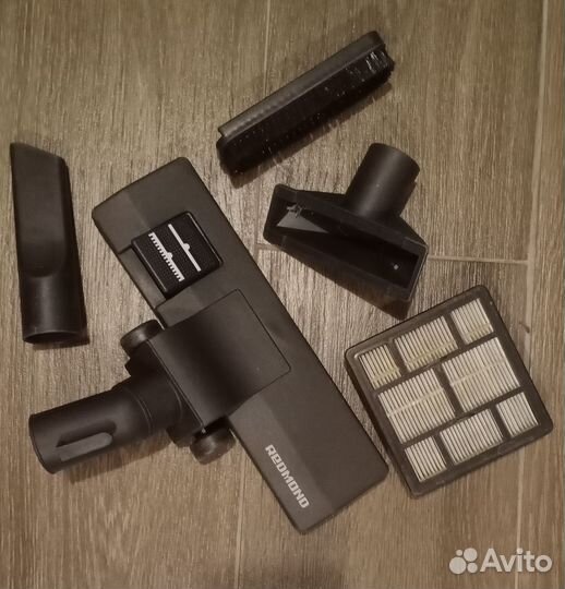 Щетка, насадки, фильтр для пылесоса Redmond RV-307