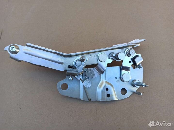 Volkswagen tiguan 2 петля капота левая