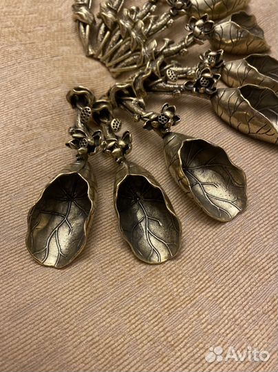 Красивая латунная ложечка