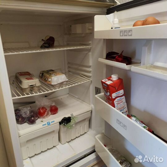 Холодильник бу полностью рабочий работает 100