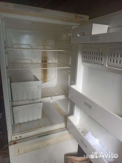 Холодильник отдам