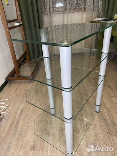 Тумба под телевизор стеклянная