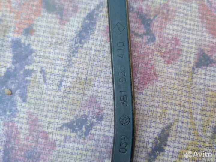 Поводок стеклоочистителя передний правый