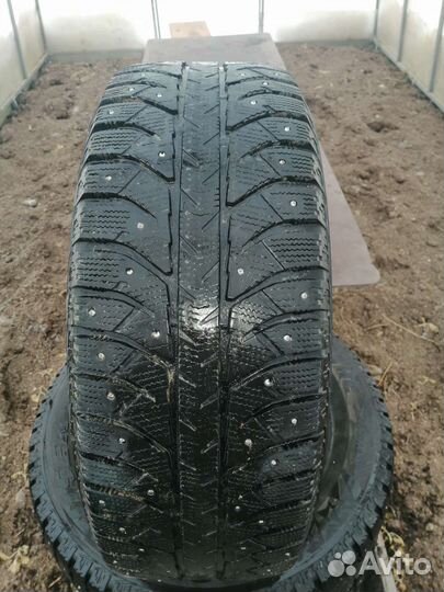 Bridgestone Ice Cruiser 7000 225/60 R16