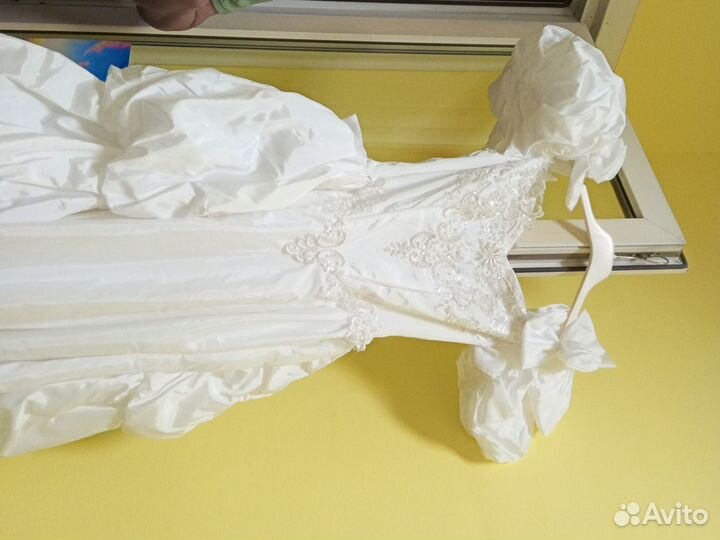 Платье свадебное