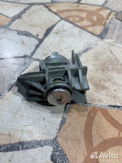 Комплект личинок (замков) Ford Focus седан 1.6