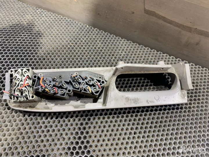 Блок стеклоподъемников Эксплорер 1 купэ Explorer