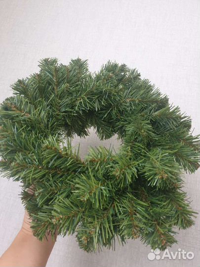 Новогоднее украшение венок