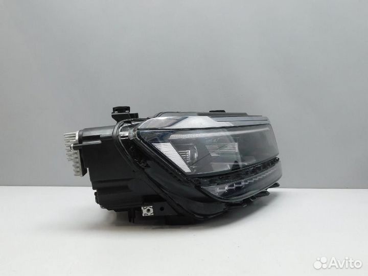Фара правая Volkswagen Tiguan
