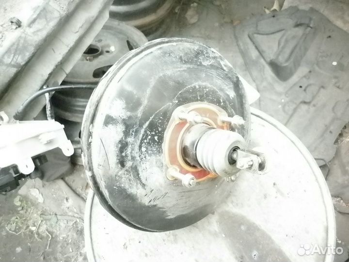 Продаю вакумный усилитель тормозов форд фокус 1