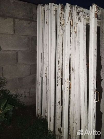 Деревяные рамы со стеклом, в дар