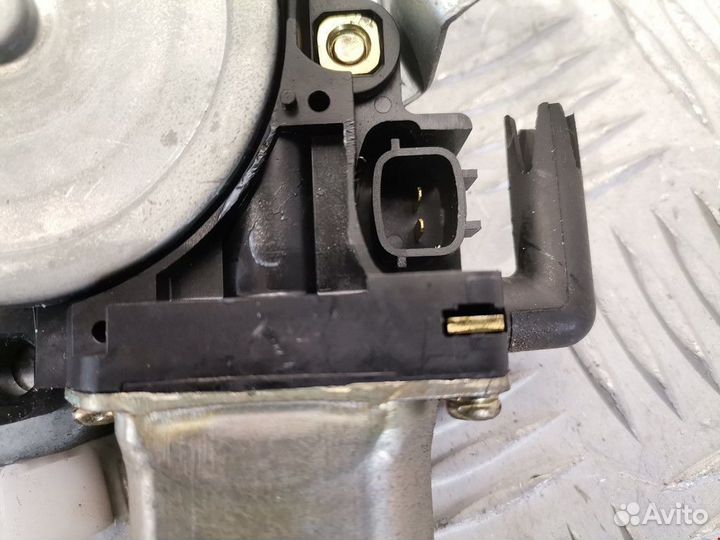 Стеклоподъемник электрический задний правый Nissan