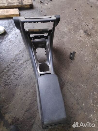 Подлокотник Citroen C5