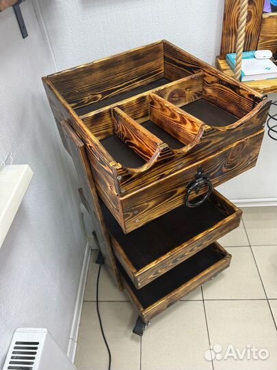 Тележка для инструмента на колесах