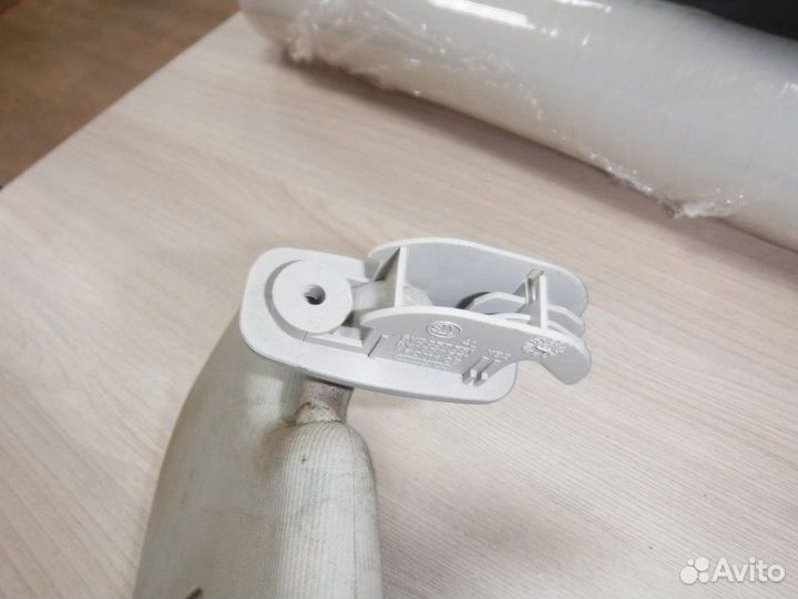 Козырек солнцезащитный правый Skoda Octavia AKL