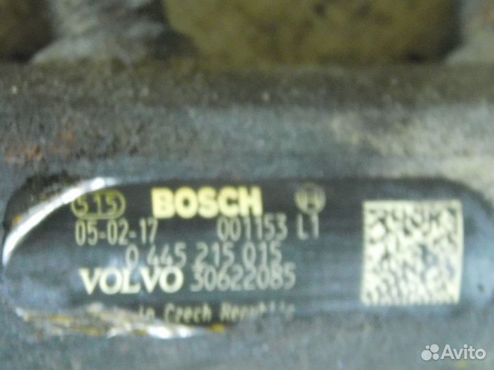Топливная рампа Volvo 2.4D 0445215015 XC70, XC90