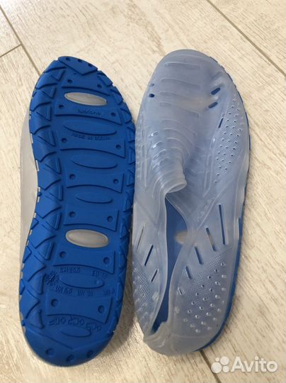 Обувь для плавания