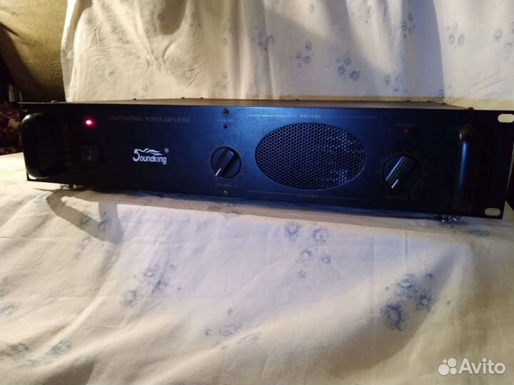 Усилитель мощности soundking AA 1000 J