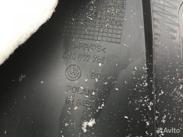 Обшивка задней стойки Volkswagen Tiguan