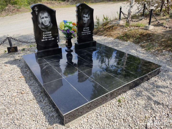 Памятники