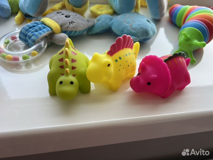 Развивающие игрушки для малышей до года