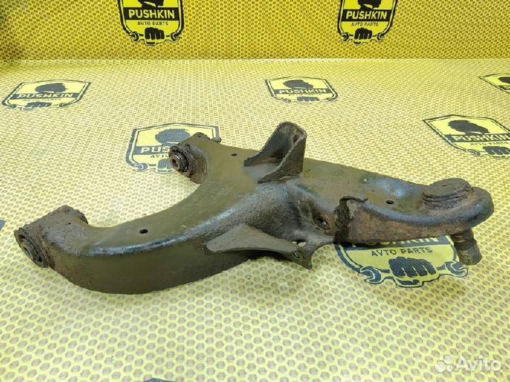 Рычаг задний нижний правый Nissan Pathfinder