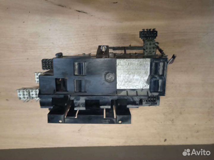 Блок предохранителей bmw 5 E34 бмв 5 E34