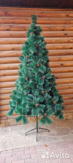 Елка искусственная заснеженная с шишками