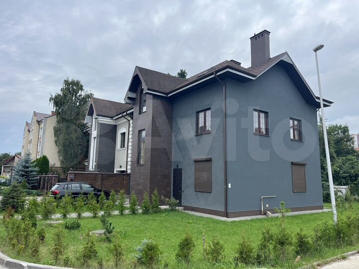 Коттедж 260 м² на участке 3,1 сот.