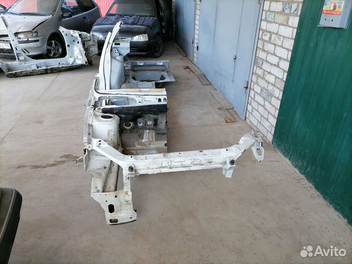 Боковина правая, четверть зад, перед Лада Гранта 2