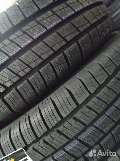 Hankook Vantra ST AS2 RA30 225/70 R15C 112S