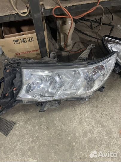 Фары передние Toyota Land Cruiser Prado 150