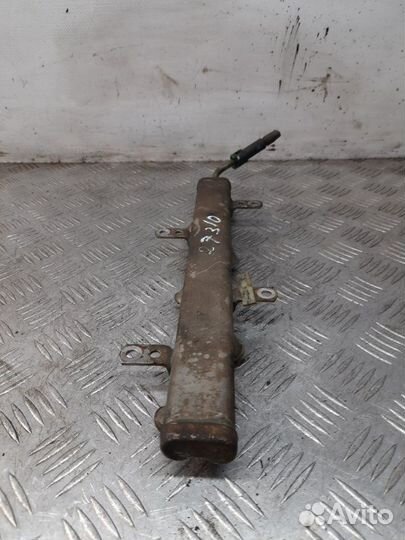 Топливная рампа Chrysler Voyager минивэн 3.3 EGA