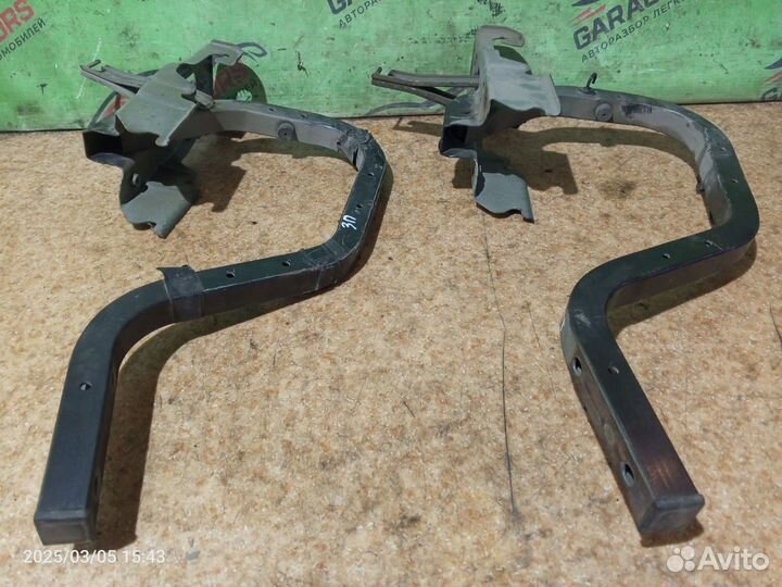 Петли крышки багажника Nissan Cefiro A32 1994 VQ20