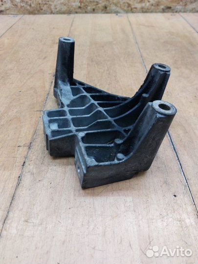 Кронштейн двигателя Opel Agila A Z12XE 2001