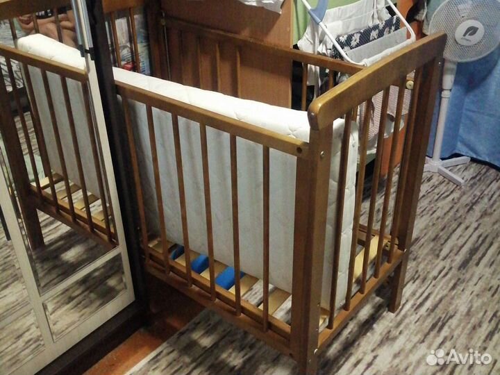 Детская кроватка