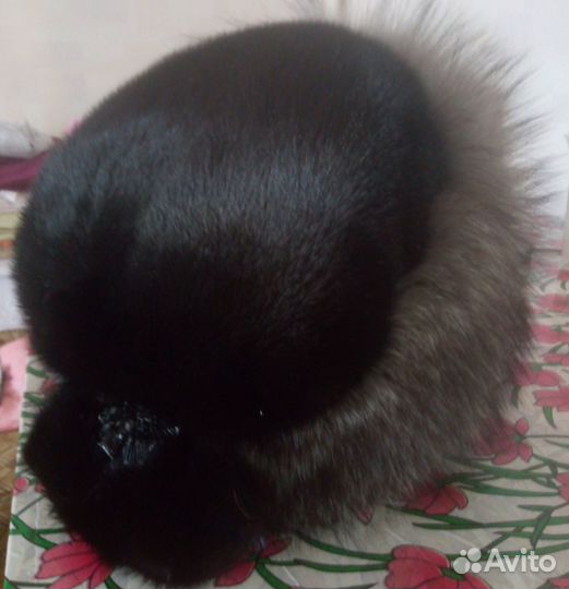 Женские меховые шапки