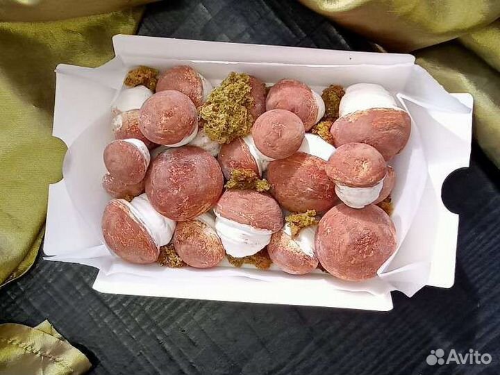 Зефирный подарок. Грибы из зефира