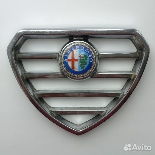 Решетка радиатора alfa romeo giulietta 1985