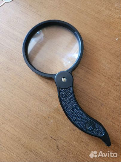 Увеличительное стекло