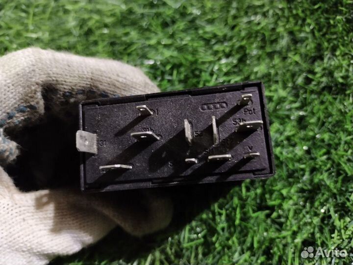 Реле стеклоочистителя Volkswagen Passat B5